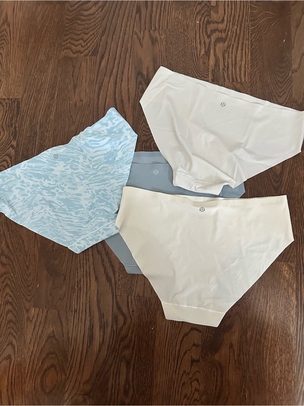 lululemon athletica Women's Seamless Bikini Bottoms - Light Blue & White